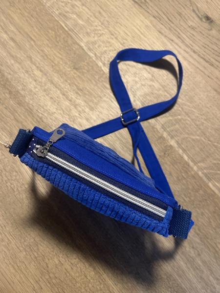 Reißverschluss auf der Oberseite der Tasche